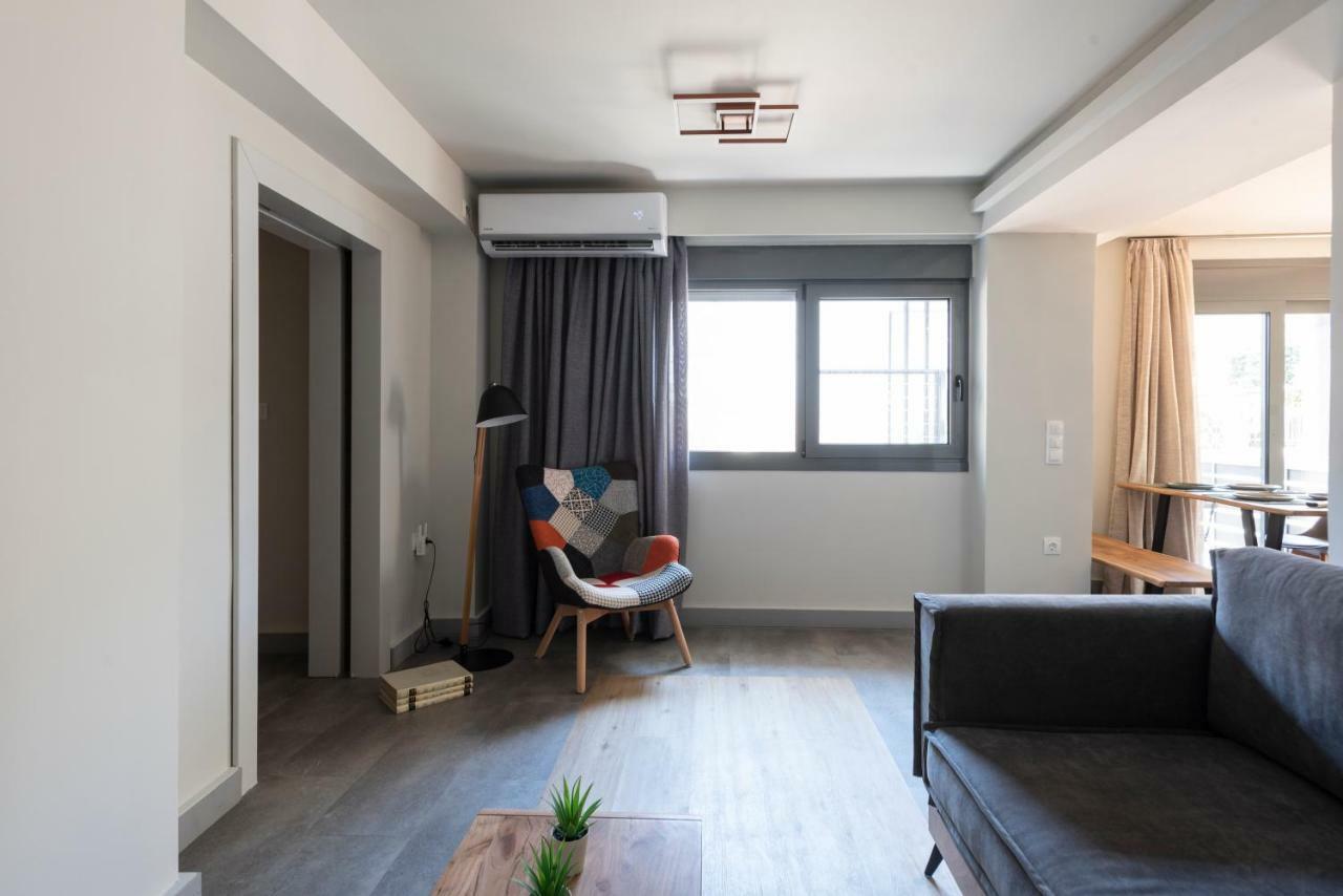 Groundfloor 2Br Apt With Smallyard Near The Heart Of Kalamata Luaran gambar