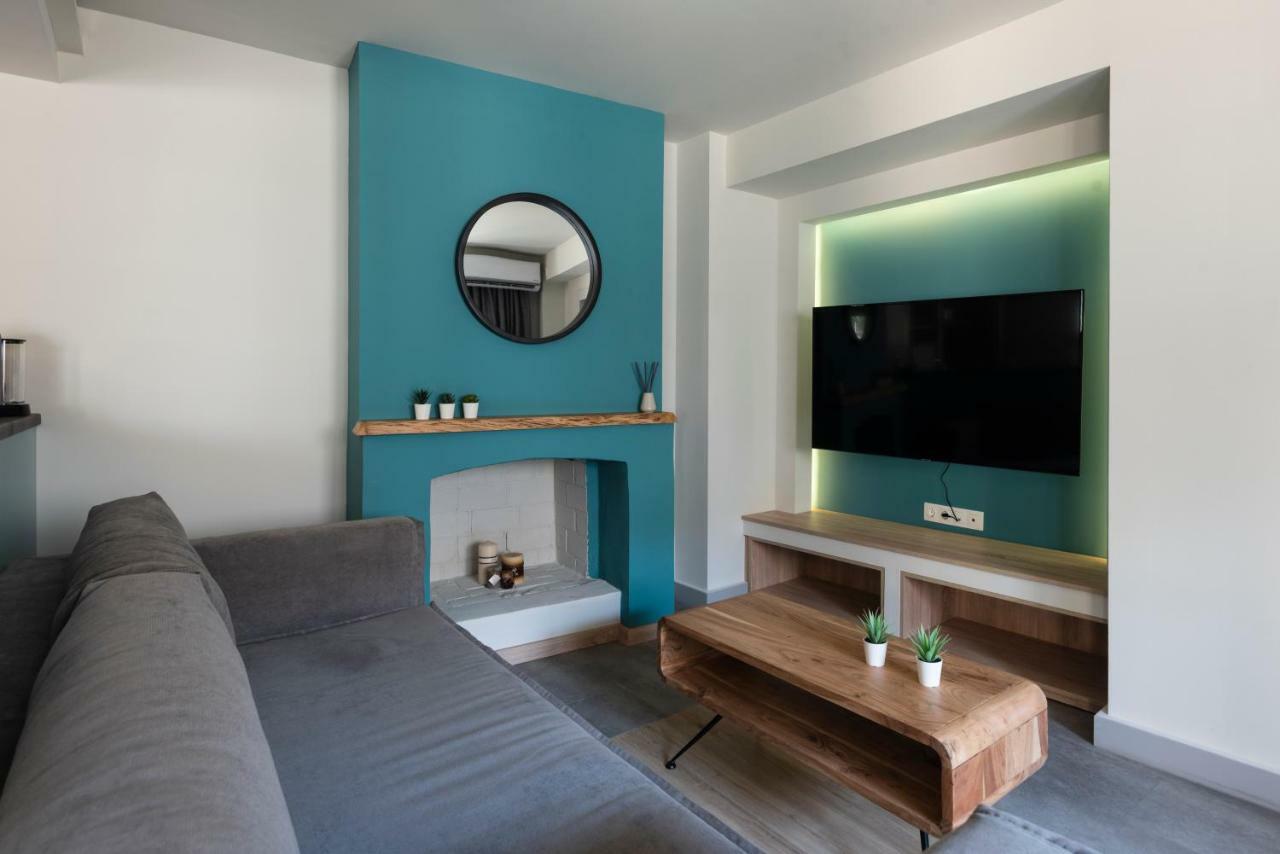 Groundfloor 2Br Apt With Smallyard Near The Heart Of Kalamata Luaran gambar