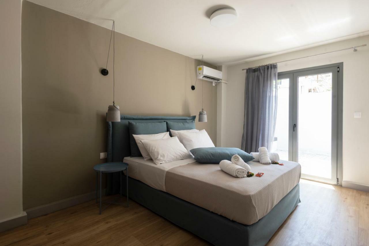 Groundfloor 2Br Apt With Smallyard Near The Heart Of Kalamata Luaran gambar